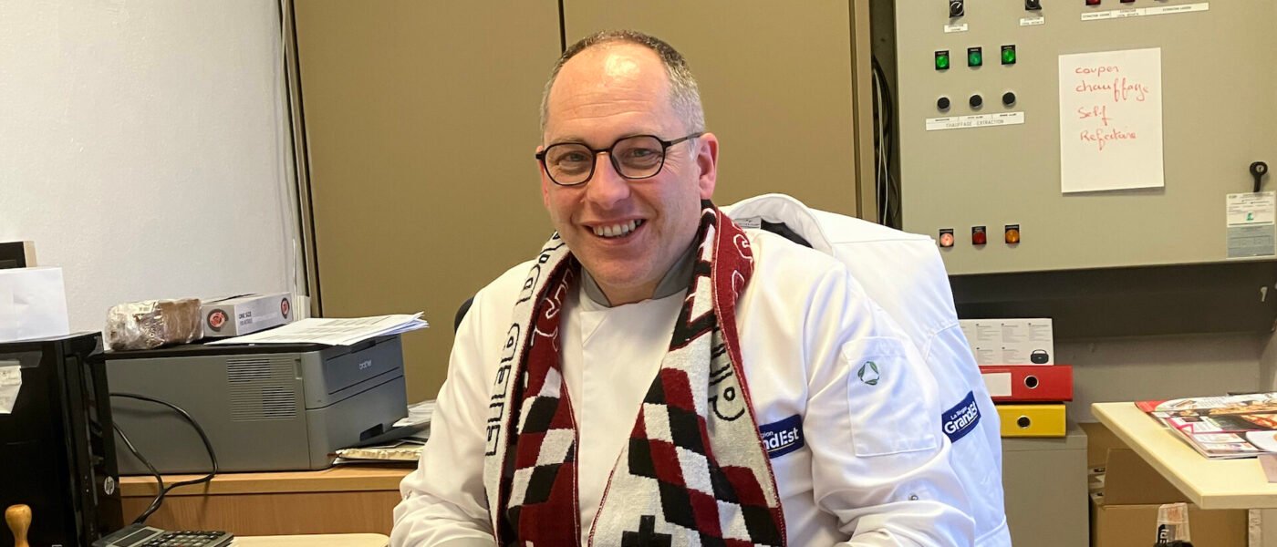 Parole de chef : Mickaël Marbach, le nouveau « patron » de la cantine du Lycée Darche Parole de chef : Mickaël Marbach, le nouveau « patron » de la cantine du Lycée Darche